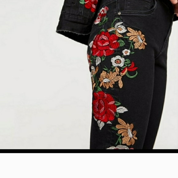 Zara black womens  embroidery black crop ankle  jean size 4 - Picture 16 of 16